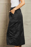 HYFVE Just In Time Cargo Midi sukně s vysokým pasem v černé barvě