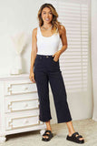Judy Blue fuld størrelse højtaljede mavekontrolbeklædningsgenstand farvede brede beskåret jeans