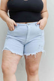 RISEN Katie Fullstorlek Distressed Shorts med hög midja i Ice Blue