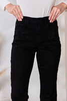 Judy Blue Slim Jeans i fuld størrelse med rhinestone-udsmykning