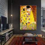Rankomis tapytas klasikinis Gustavas Klimtas bučiuoja abstrakčią aliejinę tapybą ant drobės Šiuolaikiniai menai