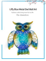 Ručně vyrobená zahradní kovová sova nástěnná umělecká díla s modrým malířským sklem pro zahradní dekorace Venkovní sochy zvířat a plastiky do dvora