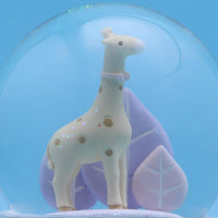 Bola de vidre feta a mà Model en miniatura Dibuixos animats Girafa Estatuilla Decoració de la llar Capçalera Coloful Light Ornament Party Prop Music Box Crafts