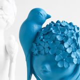 Abstraktní socha Květinová dívka s ptákem Domácí dekorace Ornamenty Pryskyřice Figurka Řemesla Kancelářský stůl Dekor TV skříňka dekorace